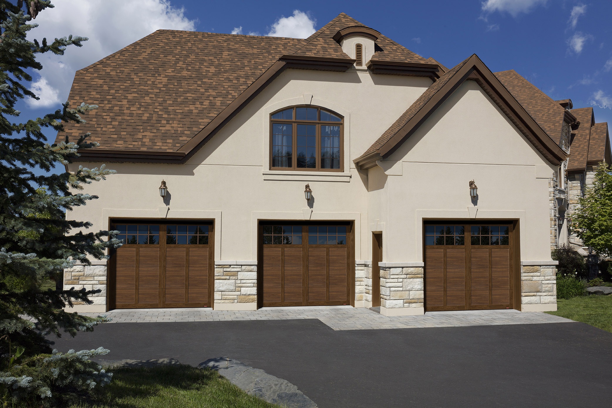 Princeton_PBRA0437_72dpi Types of Luxury Modern Garage Doors in Ottawa